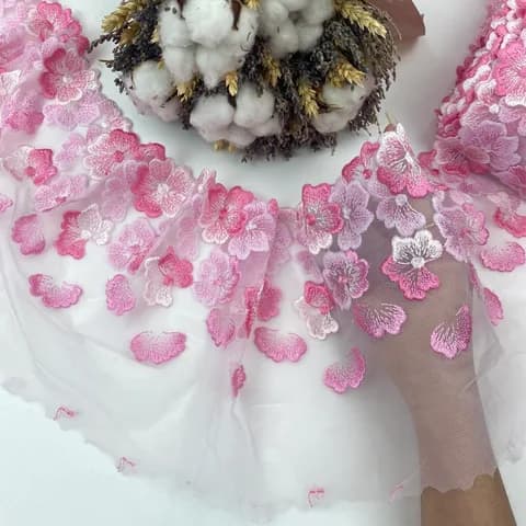 Вышивка на сетке розовая 18,5 см, цв. 22