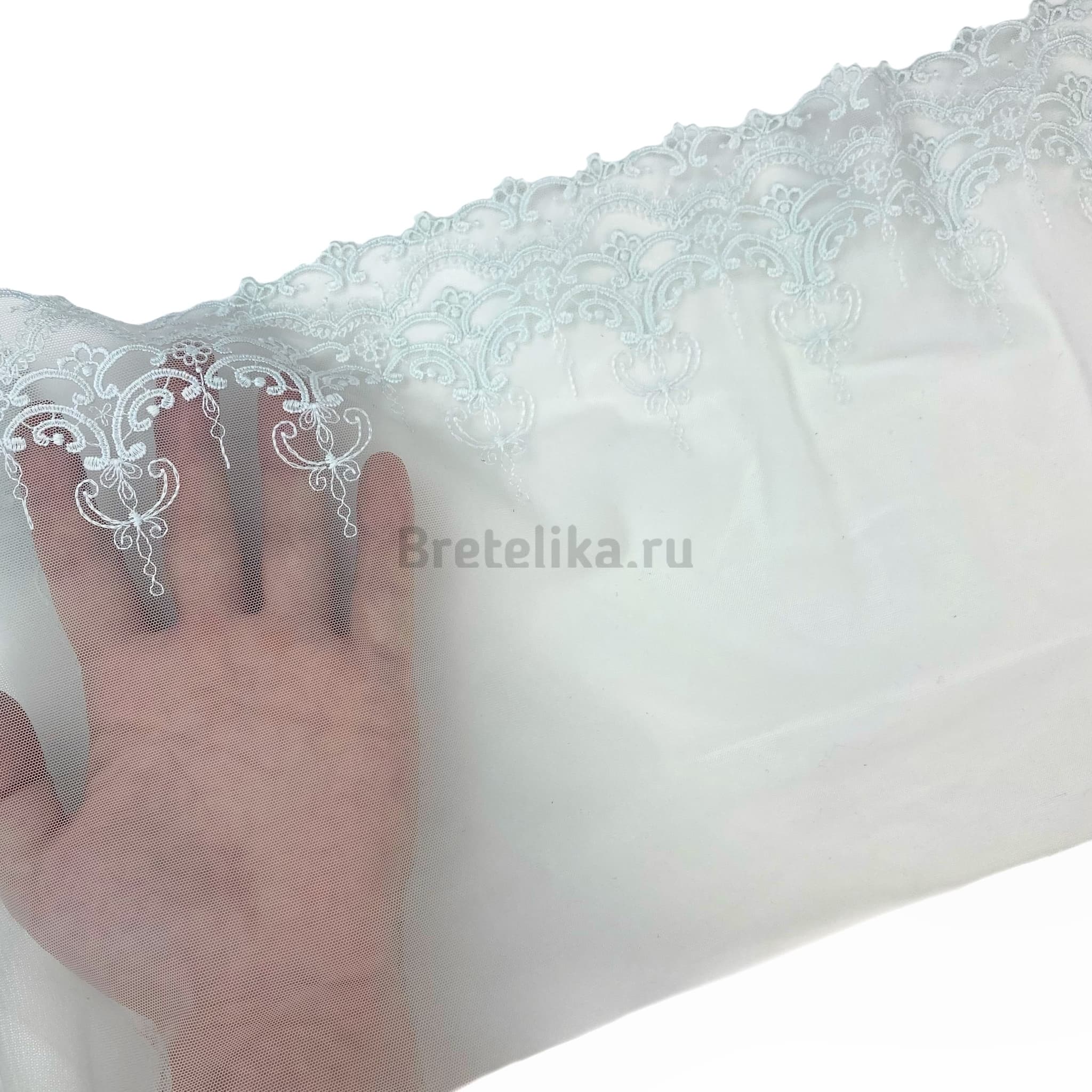 Вышивка на сетке мятная 22 см 3